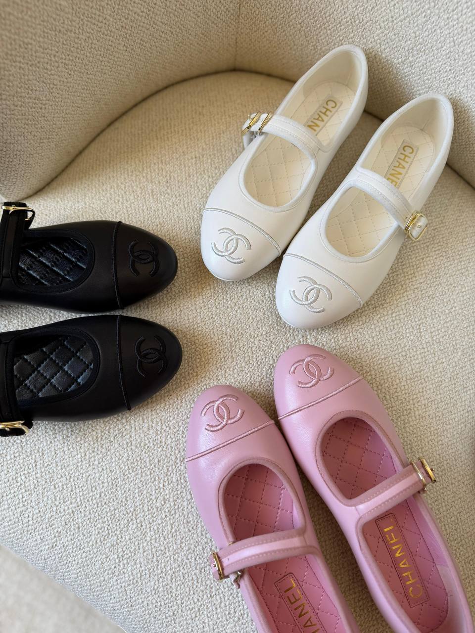 Chanel
𝑨𝑨𝑨 𝑸𝒖𝒂𝒍𝒊𝒕𝒚
𝑺𝒊𝒛𝒆 𝟑6 𝒕𝒐 𝟒2 
450 dhs✅

Zain81
♥️♥️♥️