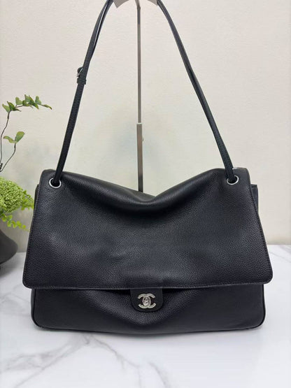 Chanel re stock 

40cm. 420 dhs🇦🇪🇦🇪

32cm.  410 dhs🇦🇪🇦🇪

Zain228
♥️♥️♥️
