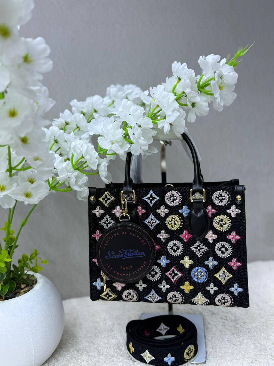 LV
Master🌺🌺
360 dhs✅ New Stock 

Zain297
♥️♥️♥️