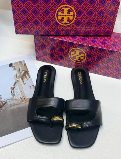 Tory Burch ladies
Size 36 to 41
65 dhs✅

Zain236
♥️♥️♥️