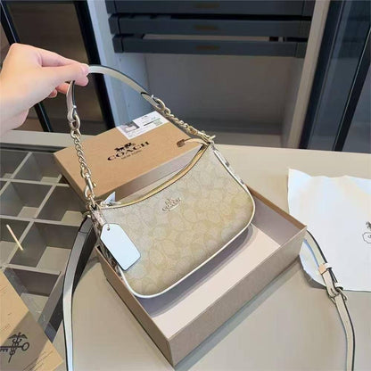 Coach
95 dhs🇦🇪🇦🇪 
high quality With box24cm

Zain21
♥️♥️♥️