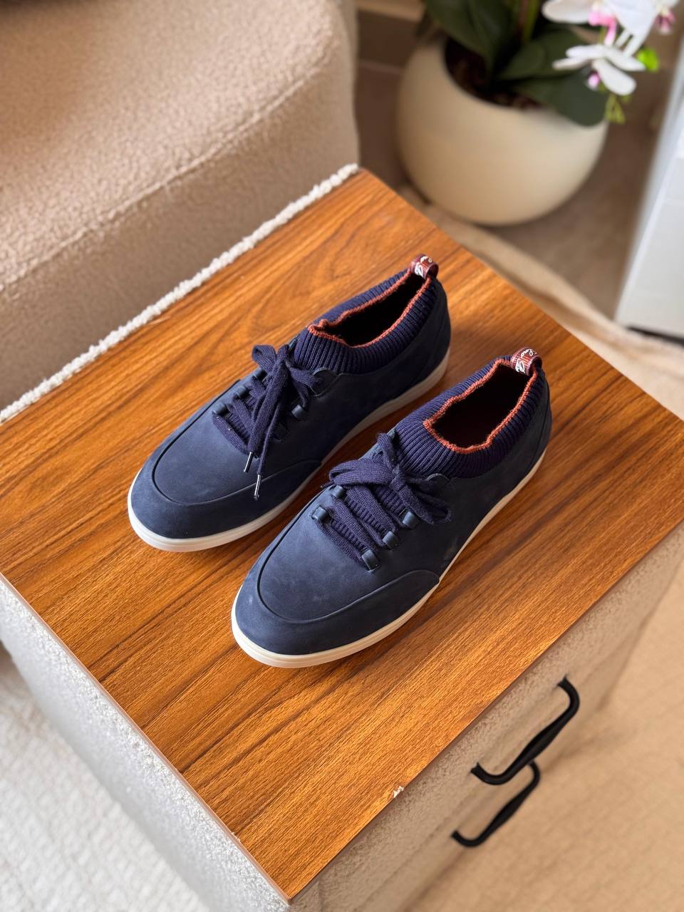 LORO PIANA
*360 LP*
*AAA QUALITY*
*size: 40 to 46 
450 dhs🪙💚

Zain185
♥️♥️♥️