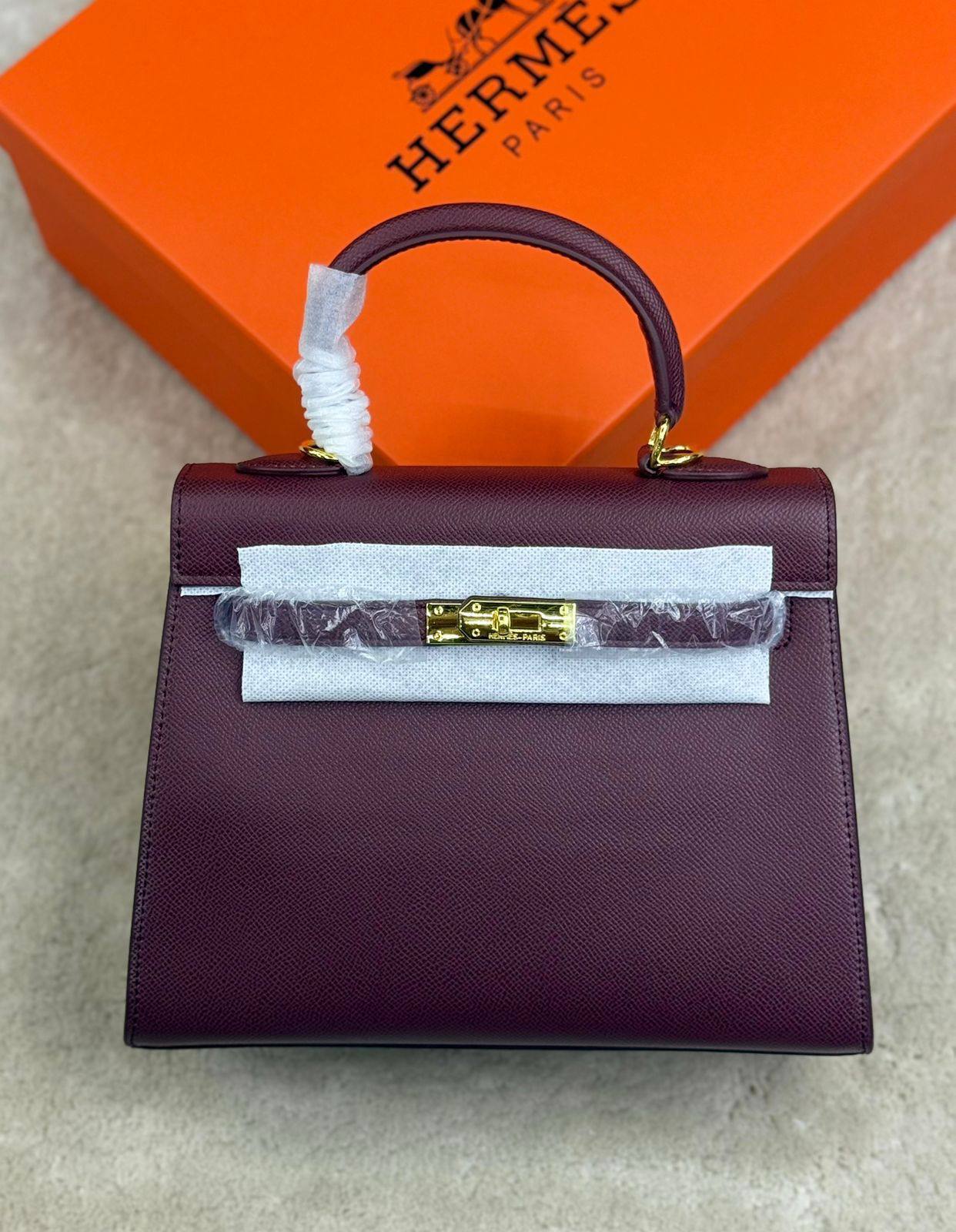 HERMES 
GOOD QUALITY 💯
105 dhs🗽

WITH BOX 📦

Zain28
♥️♥️♥️