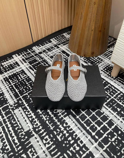 ALAIA
High quality🤗
SIZE  ……… 36-42🥳
360 dhs💓

Zain260
♥️♥️♥️