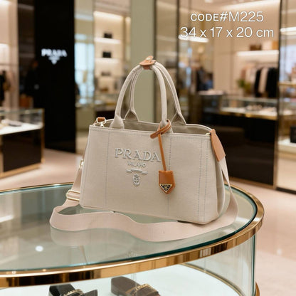PRADA ᴊᴀʀᴅɪɴɪᴇ̀ʀᴇ
ʟᴀʀɢᴇ ʟɪɴᴇɴ ʙʟᴇɴᴅ ᴛᴏᴛᴇʙᴀɢ
ᴡɪᴛʜ ᴄᴏɴᴛʀᴀsᴛɪɴɢ ᴄᴏɢɴᴀᴄ ʟᴇᴀᴛʜᴇʀ
ᴇᴍʙʀᴏɪᴅᴇᴅ ʟᴏɢᴏ
sɪᴢᴇ : 34 cm

75 dhs💓

Zain31
♥️♥️♥️