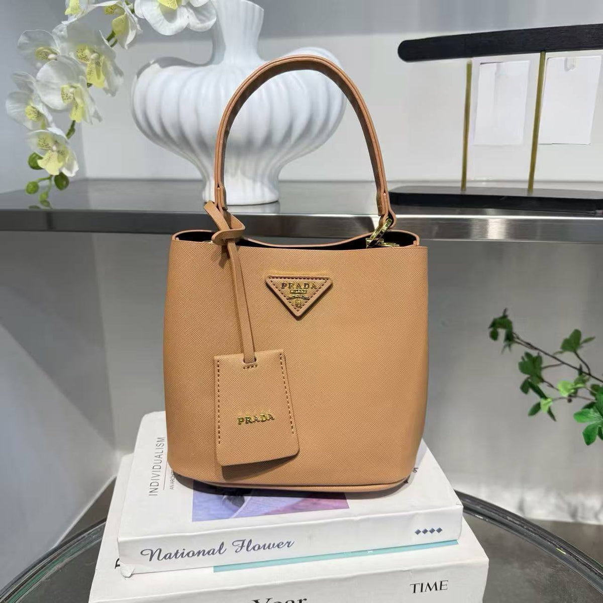 Prada

70 dhs🇦🇪🇦🇪

Zain232
♥️♥️♥️