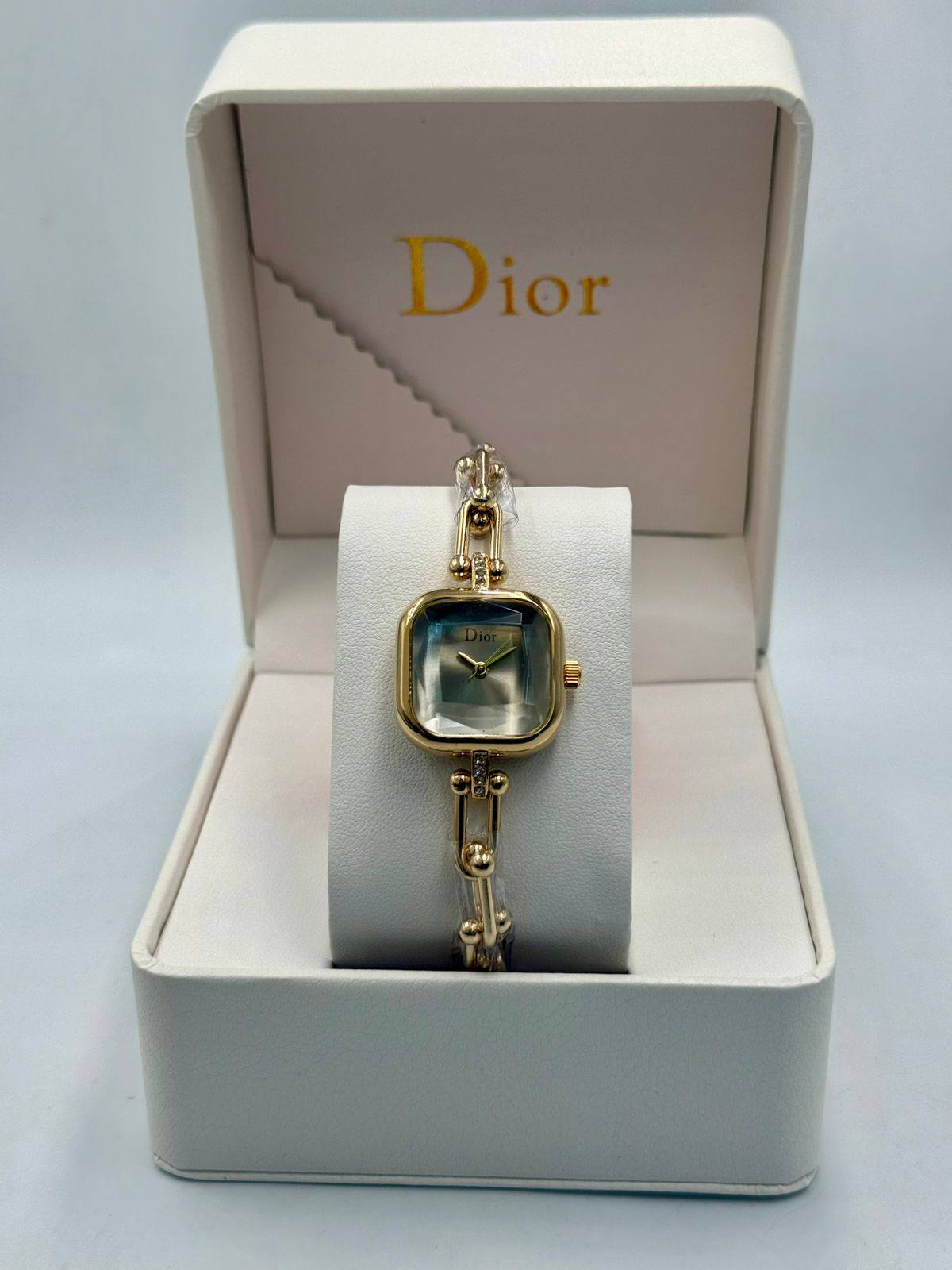 Dior LADIES
*New Arrival*🔥
55 dhs🪙🌨️

Zain08
♥️♥️♥️