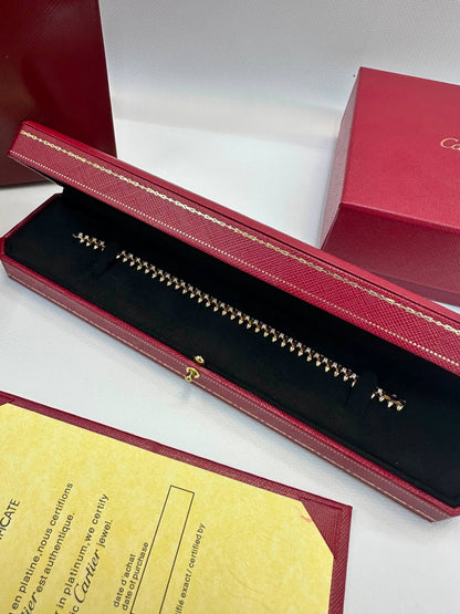 CARTIER SET
Necklace 💥
Earring 🔥
Bracelet 🐦‍🔥
With stone 🦋
With normal boxes 🗃️ 
315 dhs✅

With master box 📦 
360 dhs✅

Zain216
♥️♥️♥️