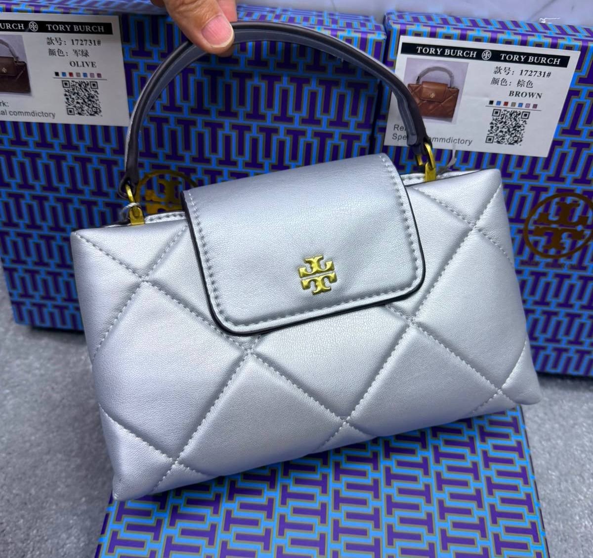 Tory burch

Withbox

100 dhs🇦🇪🇦🇪


Zain143
♥️♥️♥️