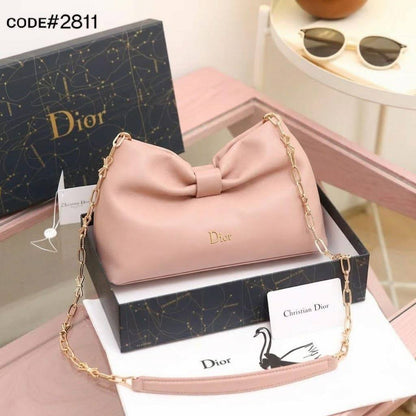 DIOr 

95 dhs🇦🇪🇦🇪
with box

Zain90
♥️♥️♥️