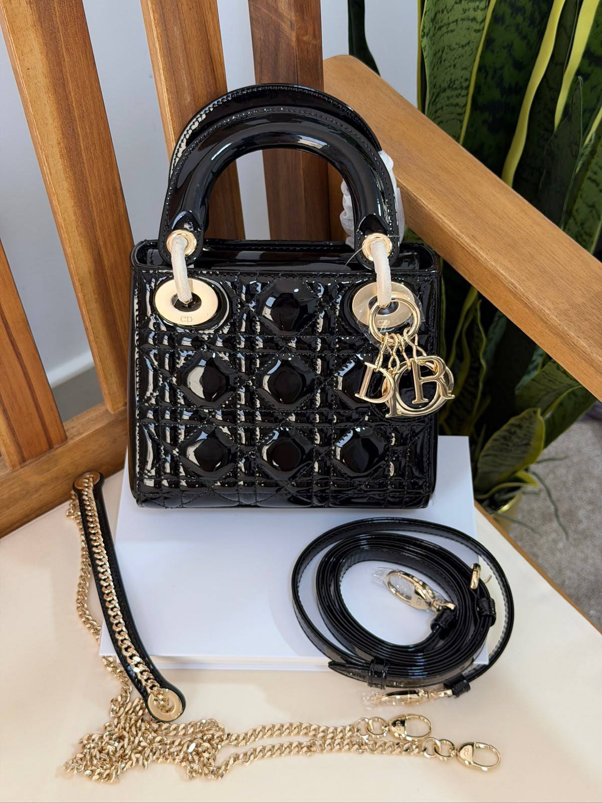 DIOR 💫
Super Master Quality ⚡️
Original Packing 🎁
17cm

For Price 👇 WhatsApp✅
0568585901 
0507557372
0552275751 Owner Zain 👌

Zain321
♥️♥️♥️
