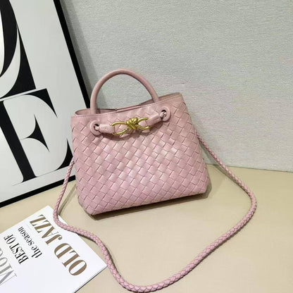 Bottega

withbox 
🎁🎁🎁
105 dhs🪙💕

Zain143
♥️♥️♥️