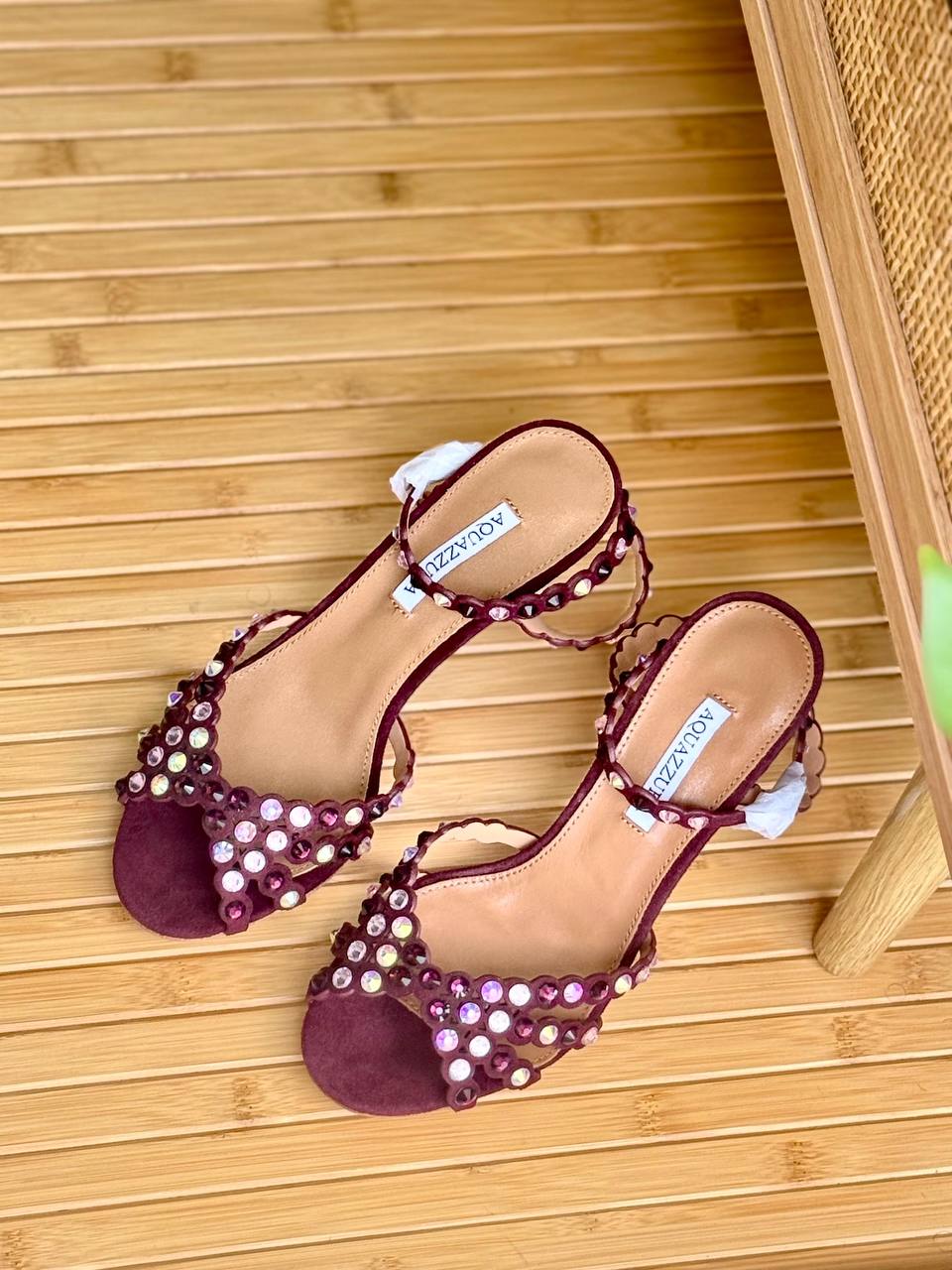 Aquazzura
Super Master
 𝗦𝗶𝘇𝗲 𝟯𝟲 𝘁𝗼𝗼 𝟰𝟮
470 dhs🌺
𝗛𝗲𝗲𝗹 : 𝟴𝗰𝗺

Zain178
♥️♥️♥️