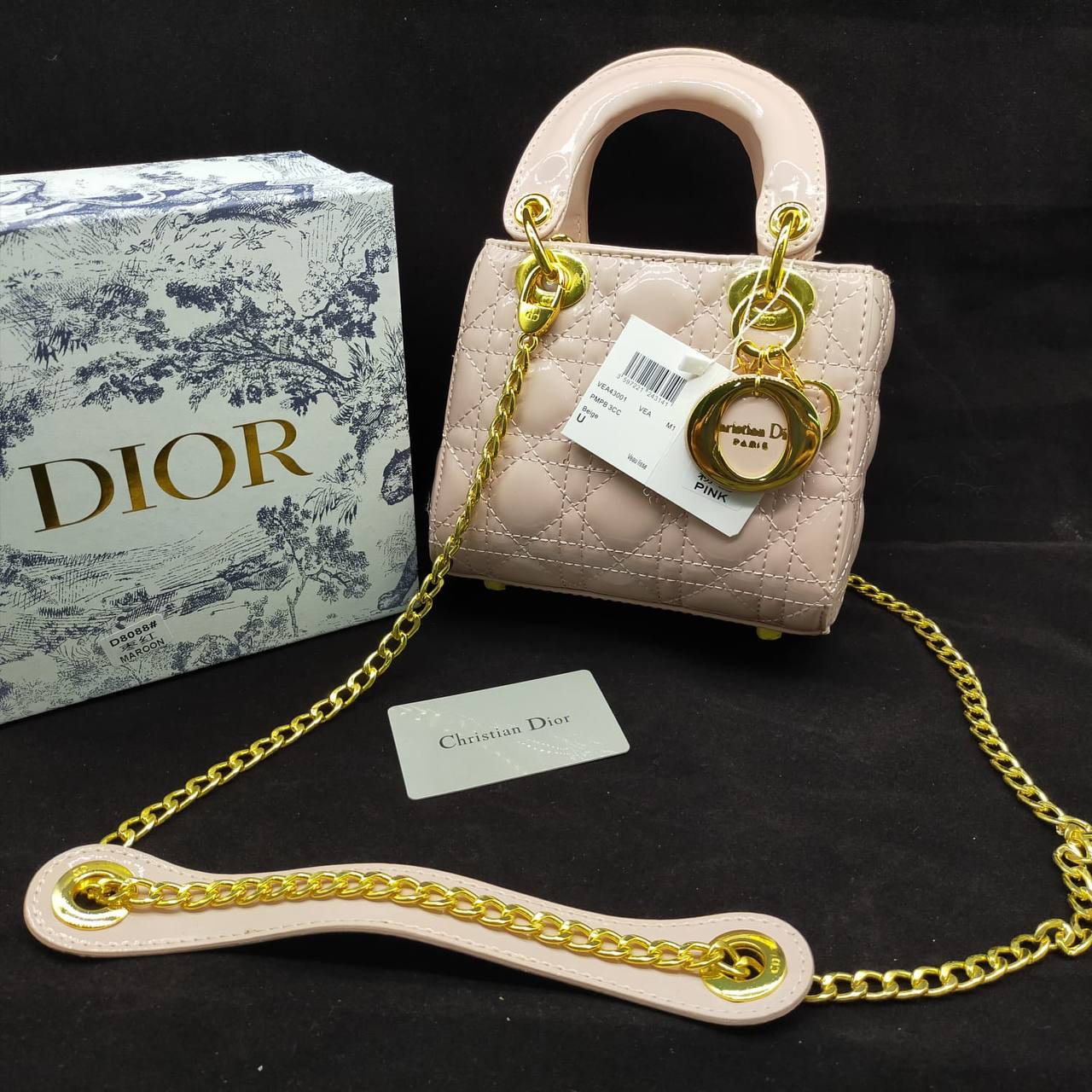 Dior 
110 dhs💓 

withbox
🎁🎁🎁

Zain235
♥️♥️♥️