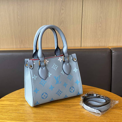 LV

Best quality 

with box
105 dhs🇦🇪🇦🇪

size 18CM

Zain290
♥️♥️♥️