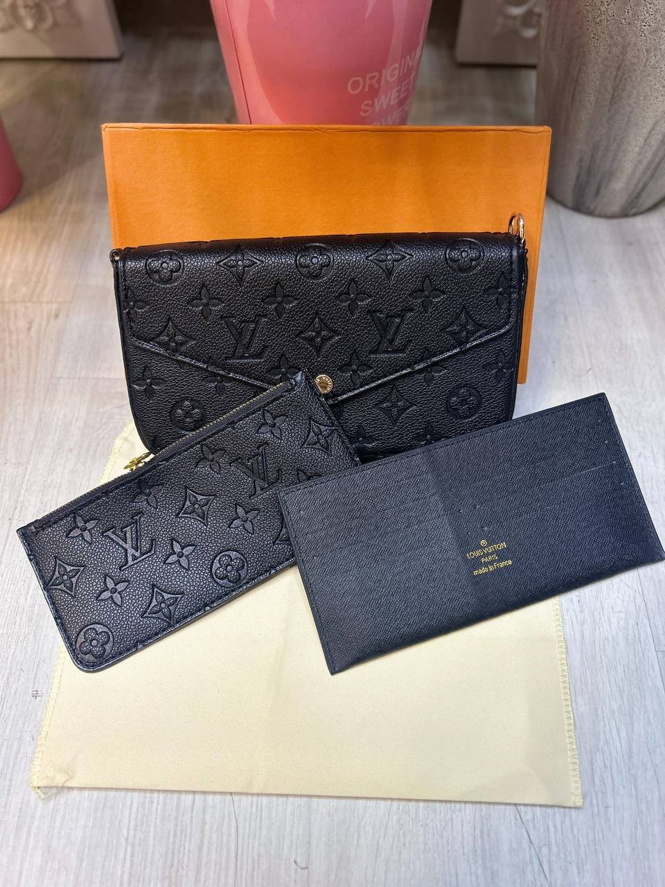 LV 3in1
22cm  

with box
🎁🎁🎁

90 dhs✅

Zain254
Zain44
♥️♥️♥️