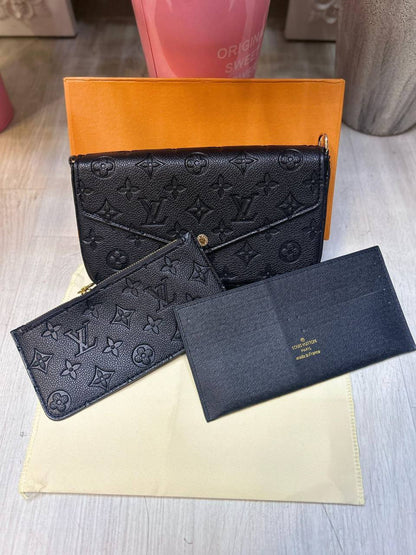 LV 3in1
22cm  

with box
🎁🎁🎁

90 dhs✅

Zain254
Zain44
♥️♥️♥️