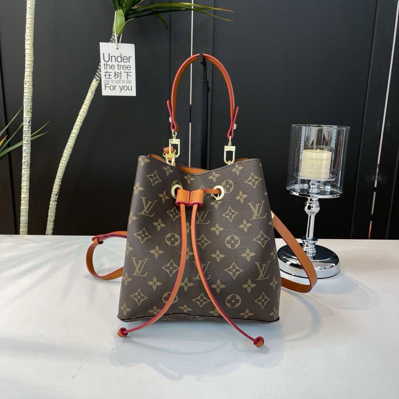 LV
22*22*14cm
75 dhs🪙🌨️

Zain17
♥️♥️♥️