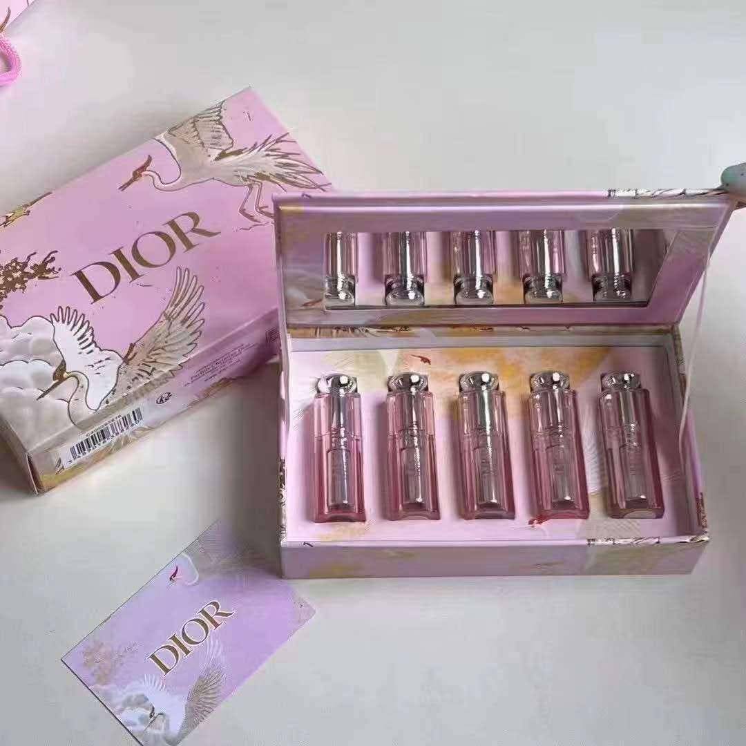 Dior Set
65 dhs❣️

Zain24
♥️♥️♥️