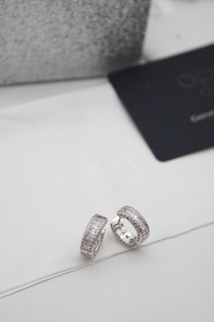 Apm earring

75 dhs 

Zain122
♥️♥️♥️