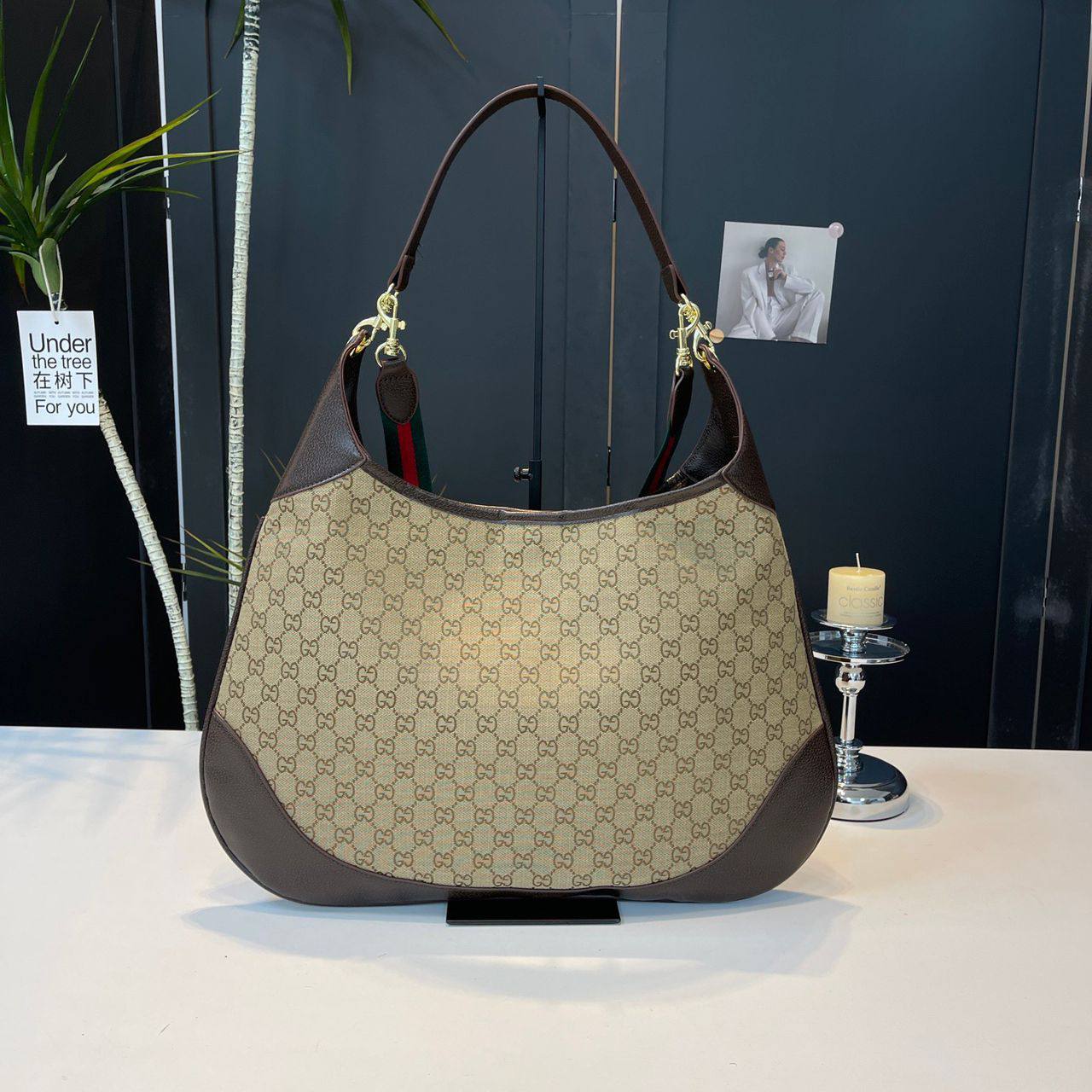 Gucci
90 dhs💓
SIZE：48cm

Zain35
♥️♥️♥️
