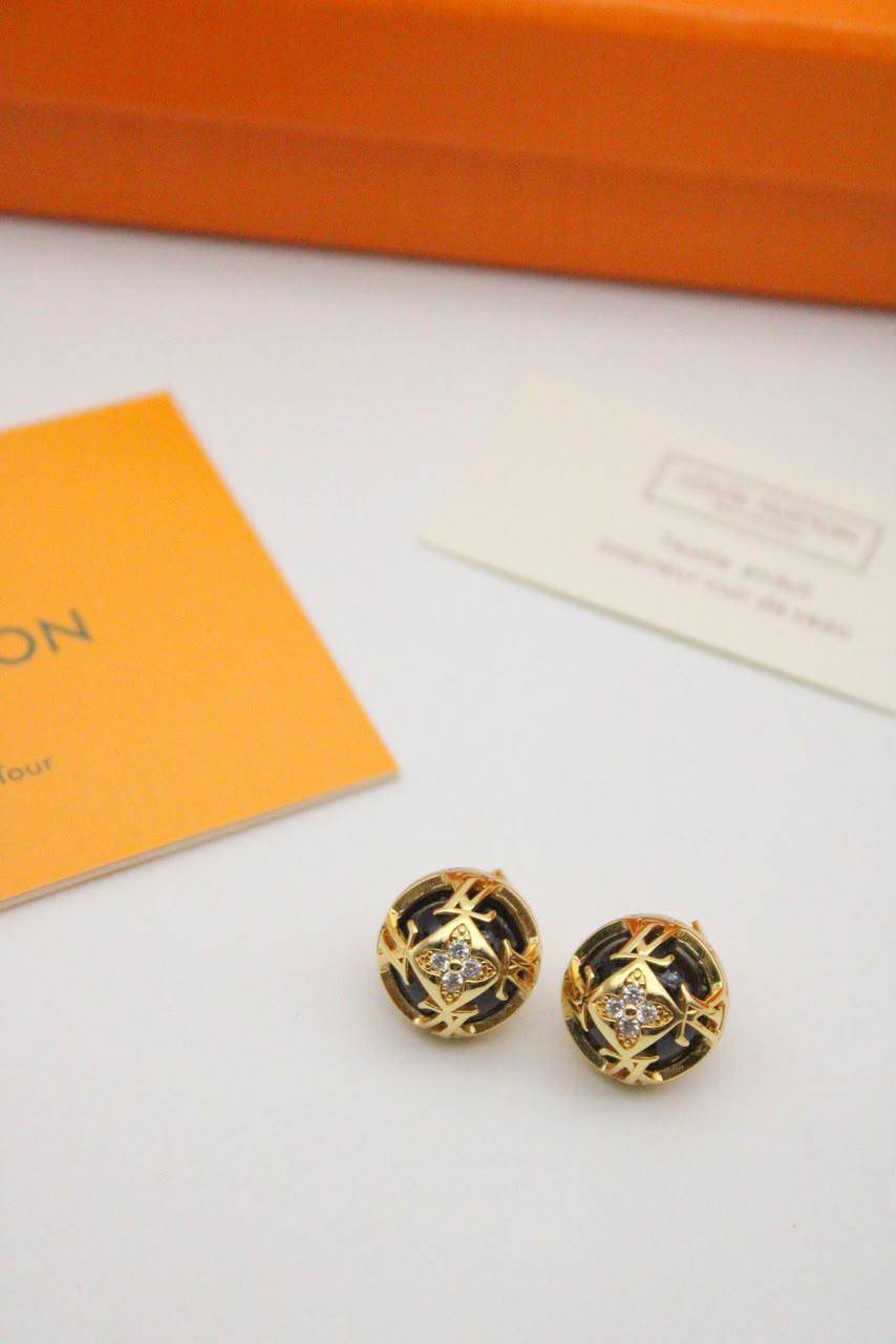 Lv earrings

55 dhs

Zain122
♥️♥️♥️