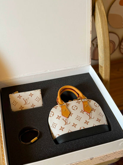 LV
17cm
400 dhs🇦🇪🇦🇪

FULL SETT(GIFT BOX)
MASTER QUALITY
With box

Zain167
♥️♥️♥️