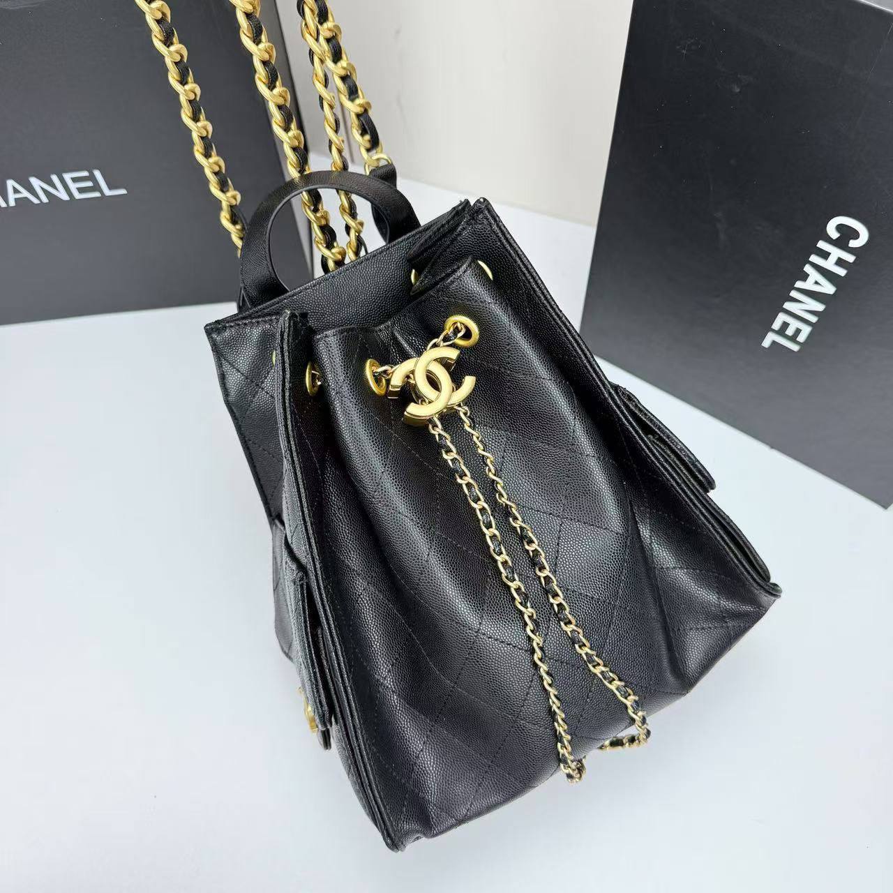 CHANEL BACKPACK 
COPY ONE NEW CAME 
180 dhs🪙🌨️

Zain39
♥️♥️♥️
