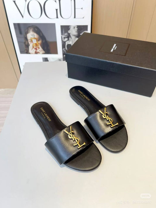Gucci - YSL
Size 36-41
90 dhs✅

Zain145
♥️♥️♥️