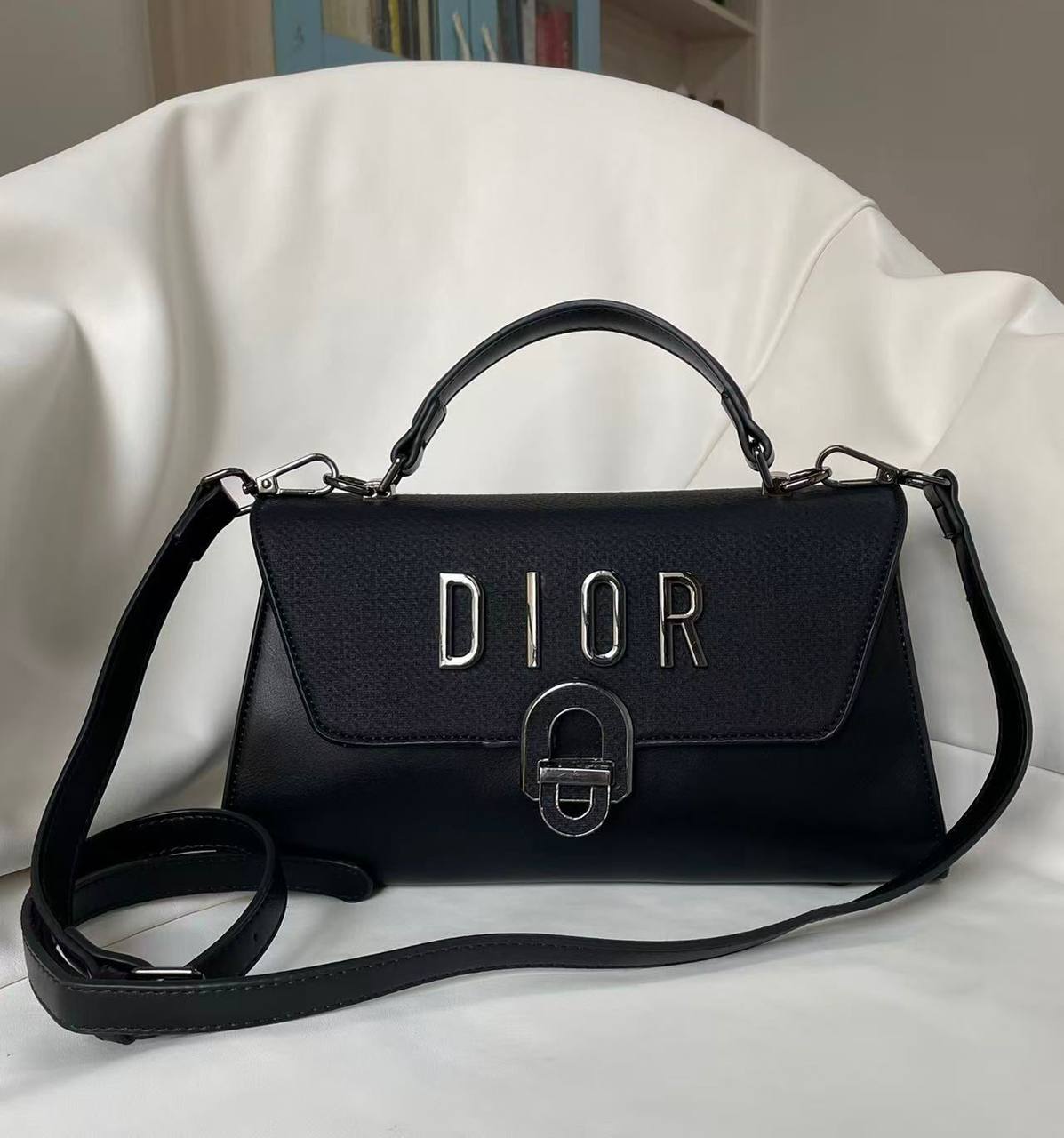 Dior
95 dhs🪙🌨️

Zain143
♥️♥️♥️