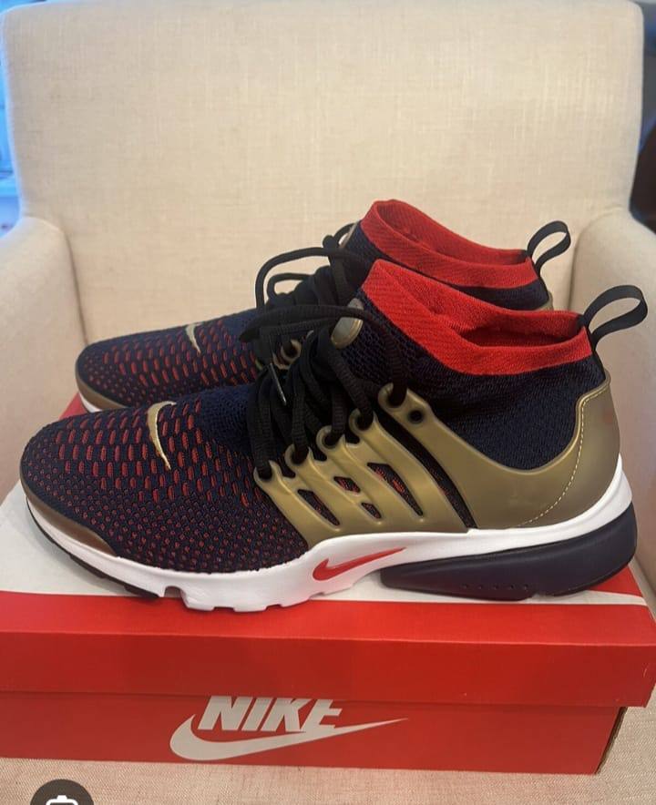 Nike
Size ladies 36-41
Size mens 40-45
90 dhs💓

Zain27
♥️♥️♥️