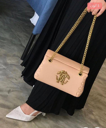 Aigner
110 dhs🪙🌨️
SIZE：20×13×10CM

Good quality

 with box
🎁🎁🎁

Zain35
♥️♥️♥️