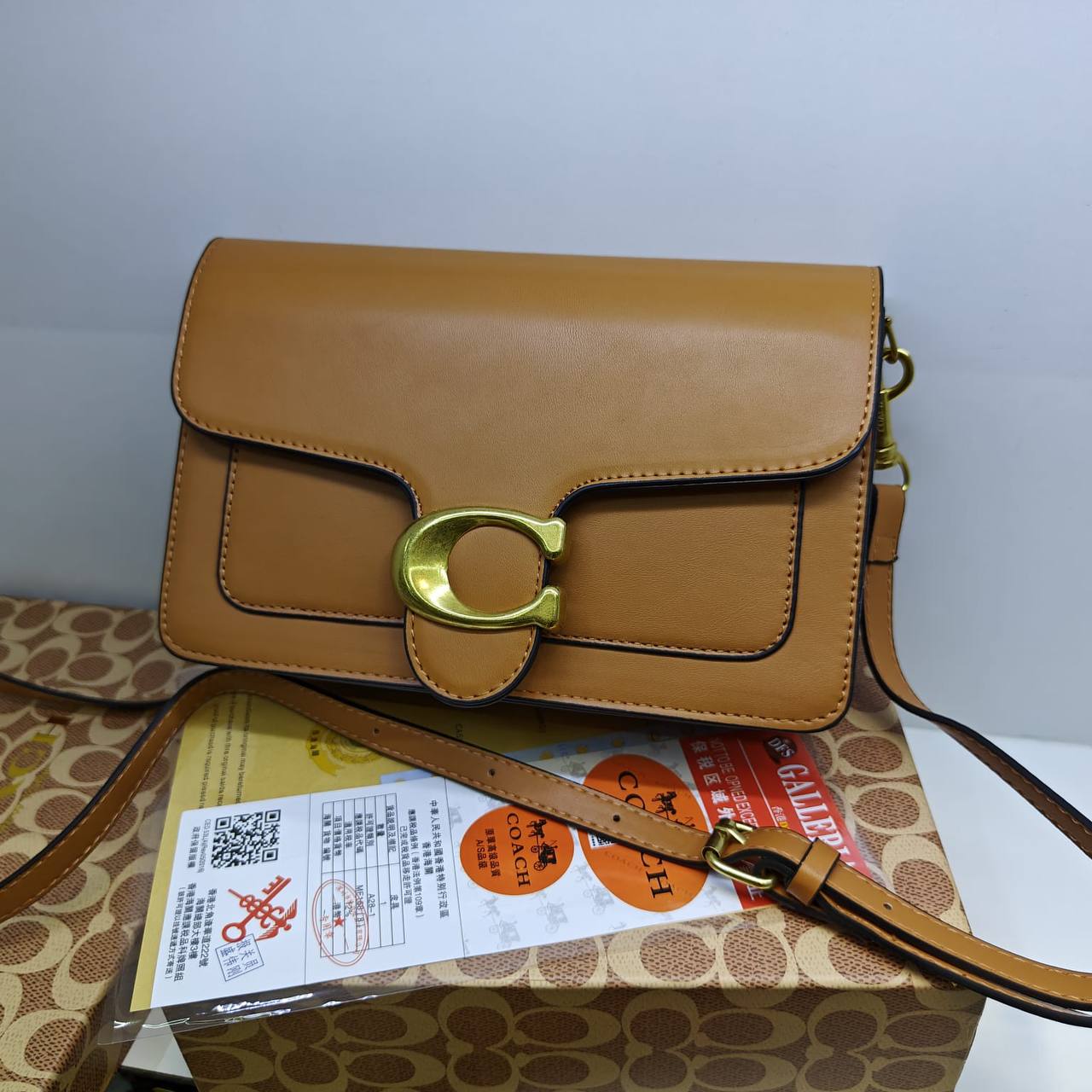 Coach
90 dhs🇦🇪🇦🇪
with box

Zain235
♥️♥️♥️