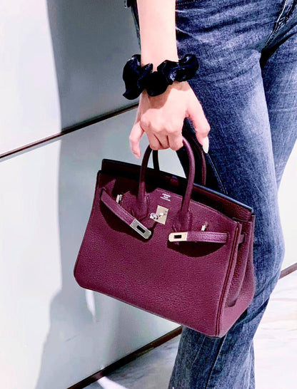 HERMES BIRKIN 

30CM 
NEW CAME 
GOOD QUALITY 

30cm
115 dhs🇦🇪🇦🇪

Zain295
♥️♥️♥️