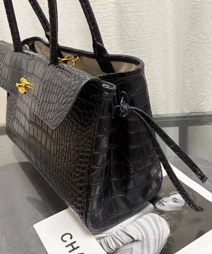 CHANEL 

MASTER QUALITY 

RESTOCK 

350 DHS🇦🇪🇦🇪

Zain295
♥️♥️♥️