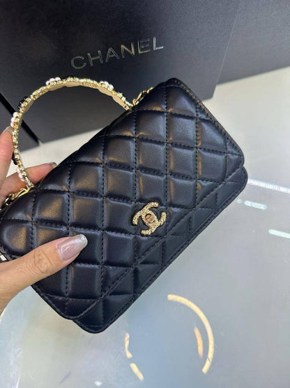 CHANEL
100 dhs🪙🌨️

with box
🎁🎁🎁

Zain90
♥️♥️♥️