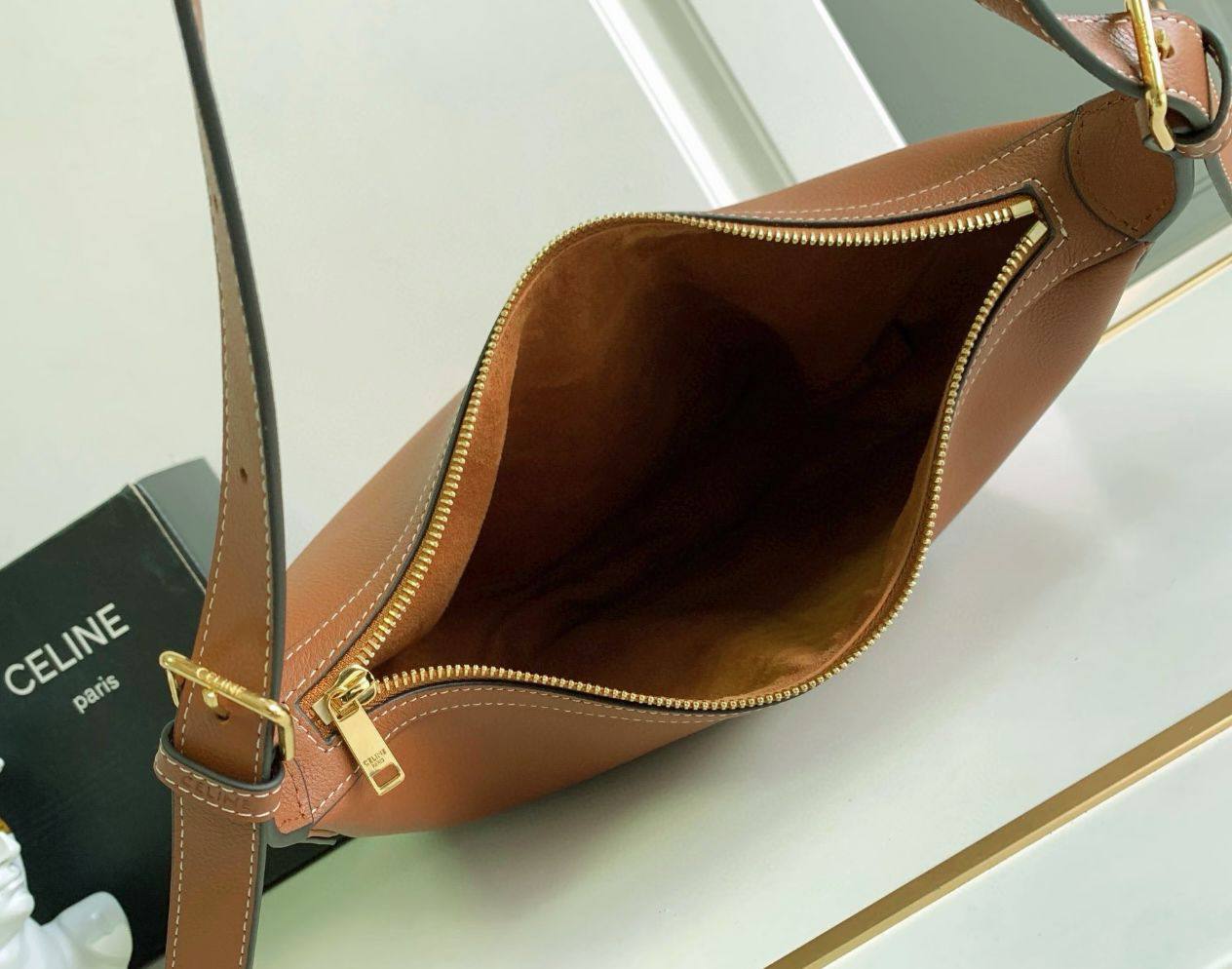 CELINE 
NEW CAME 
GOOD QUALITY 
105 dhs👑

Zain39
♥️♥️♥️