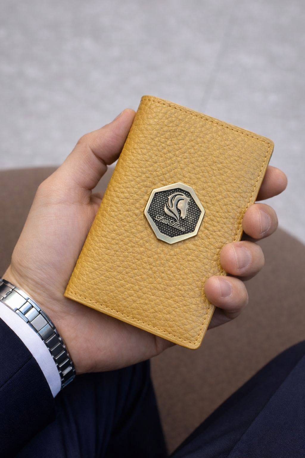 Louis Hilano wallet master quality with box and paper bag 
105 dhs🌺

Zain59
♥️♥️♥️