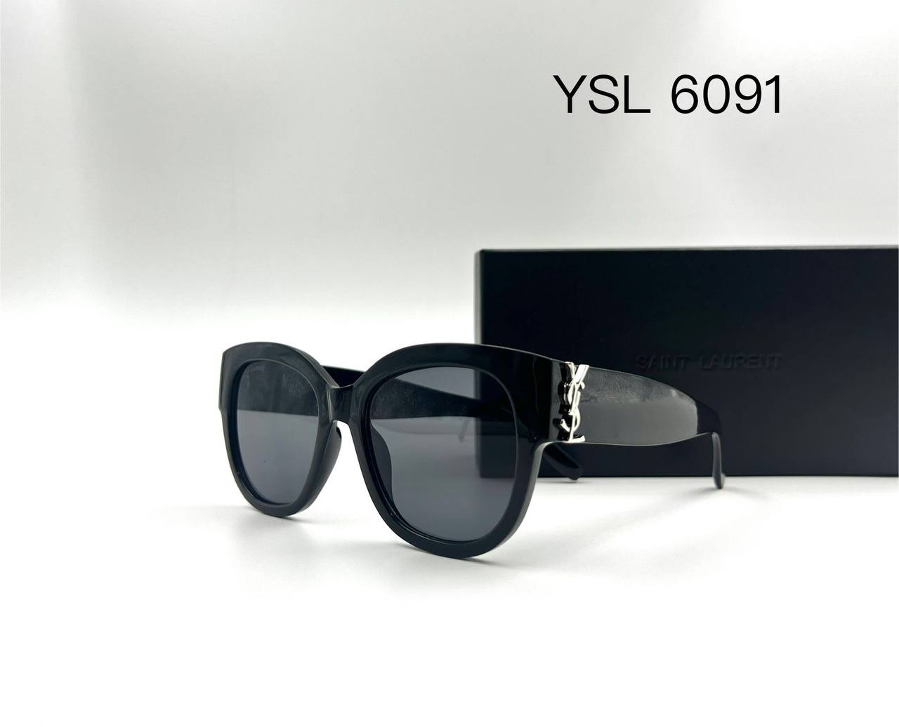 YSL💥*
Sunglasses 🕶️ 
good quality 💯
With master box 🗃️ 
50 dhs✅

Zain273
♥️♥️♥️