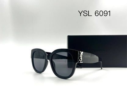 YSL💥*
Sunglasses 🕶️ 
good quality 💯
With master box 🗃️ 
50 dhs✅

Zain273
♥️♥️♥️