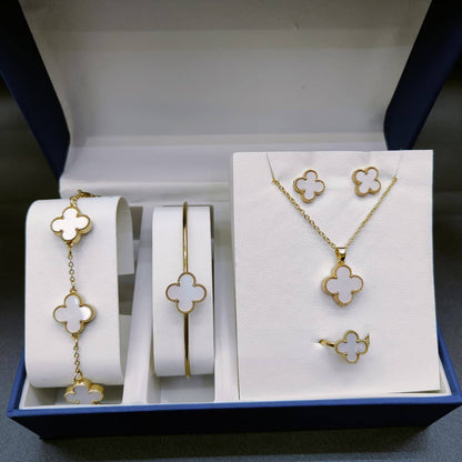 VCA Set
with box🎁

70 dhs✅

Zain25
♥️♥️♥️