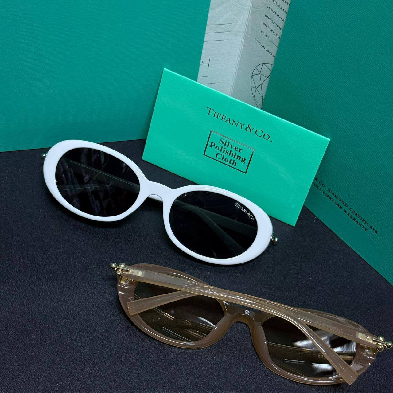 Tiffany ❤️‍🔥*
Sunglasses 🕶️ 
Copy one❣️
good quality 💯
With master box 🗃️ 
50 dhs🪙🌨️

Zain216
♥️♥️♥️