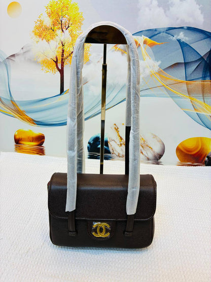 CHANEL

Best quality 
with box

115 dhs🇦🇪🇦🇪

size 23CM

Zain290
♥️♥️♥️