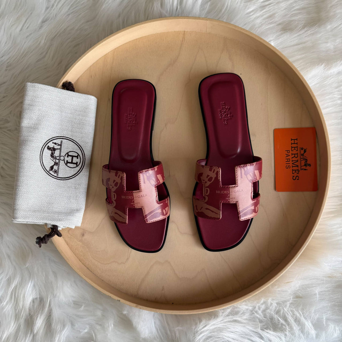 Hermes

Available

Master quality 
Size: 36 to 41 

430 dhs🇦🇪🇦🇪

Zain318
♥️♥️♥️
