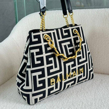 BALMAIN 
COPY ONE NEW CAME
175 dhs❤️

Zain39
♥️♥️♥️