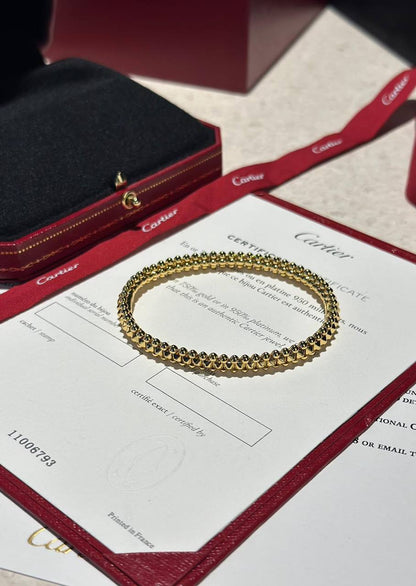 Cartier ♥️
CLASH DE CARTIER BANGLE 
↗️ *# Super Master Quality ®️*
Available Size 16 & 18
Gold , silver & Chmpn Gold

*170 dhs✅* with *Normal* Box & Bag
*240 dhs✅* with *Orignal* Box & Bag 🎁

Zain106
♥️♥️♥️