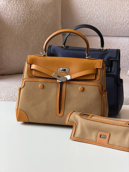 Hermes kelly cargo 28cm💕Master quality 😍with box❤️
780 dhs🇦🇪🇦🇪

Zain52
♥️♥️♥️