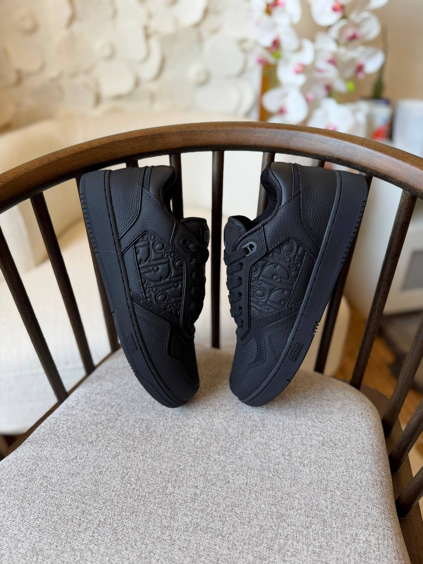 DIOR 
*AAA quality*
*size:40 to 46*
450 dhs✅

Zain185
♥️♥️♥️