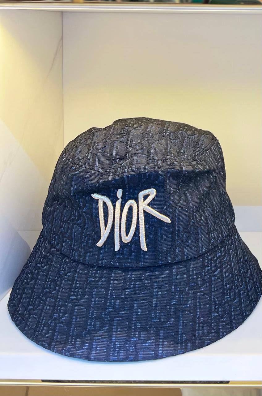 BUCKET HAT 

FREE SIZE 
70 dhs🇦🇪🇦🇪🇦🇪

Zain88
♥️♥️♥️