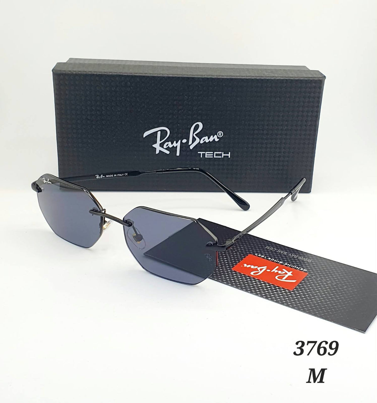 Sunglasses 

55 dhs🇦🇪🇦🇪🇦🇪

Zain182
♥️♥️♥️